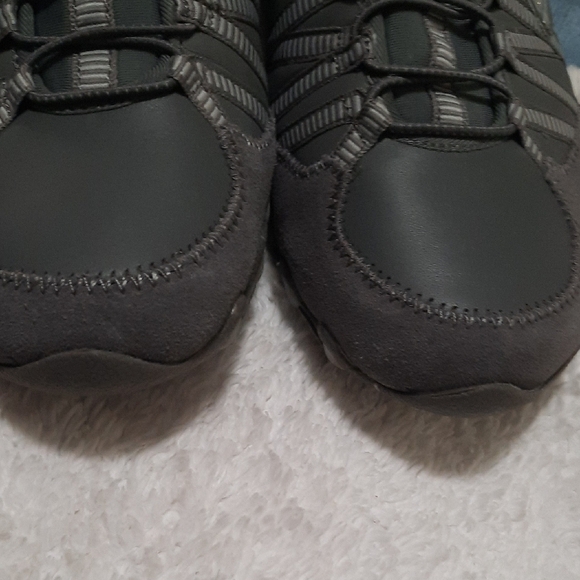 Skechers Charcoal Athletic Shoes - Picture 9 of 9